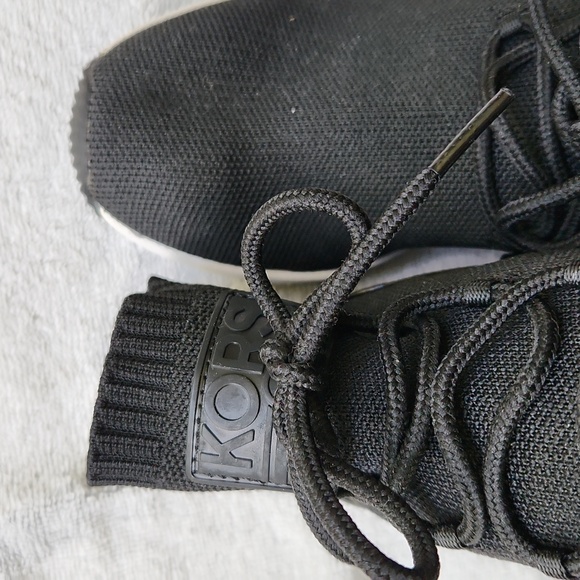 Michael Kors Boot/Shoe - Picture 3 of 8